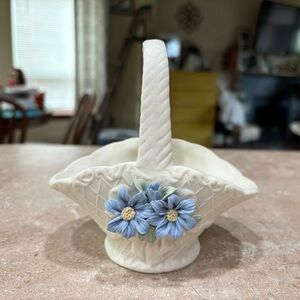 ✂️Small Ceramic Basket✂️
